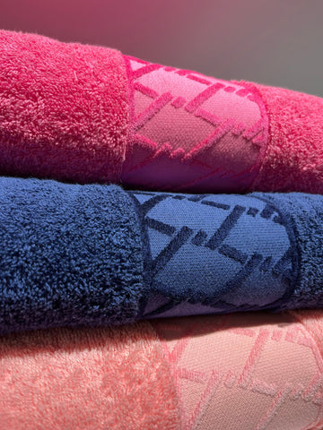 LA bath towel